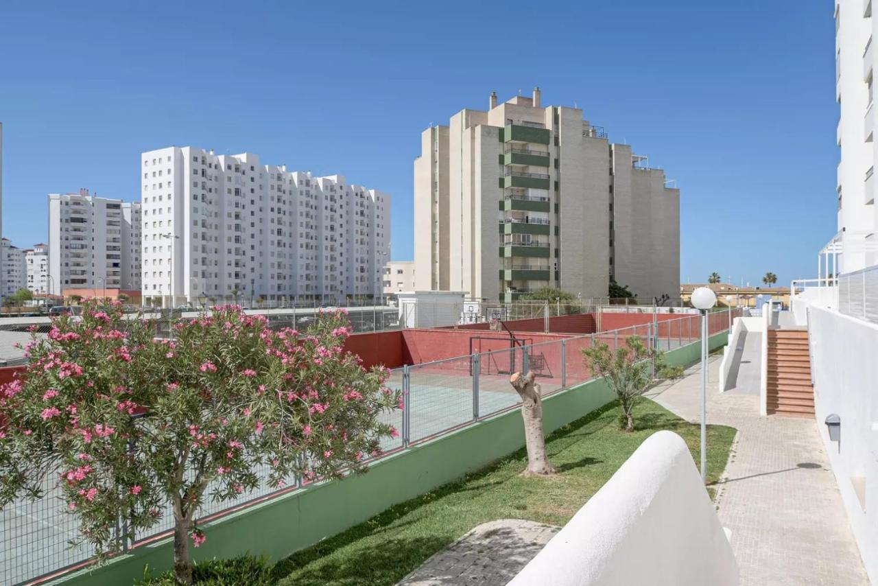 Valdelagrana: Primera Linea De Playa. El Puerto de Santa Maria Exterior photo